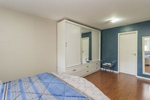Image 10 - 211365