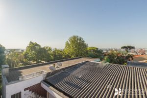 Image 96 - 211402