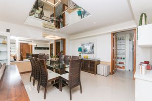 Image 12 - 211482