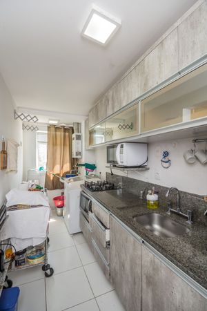 Image 20 - 211521