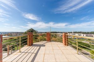 Image 11 - 211539