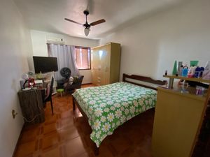 Image 10 - 211596