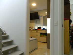 Image 12 - 211667