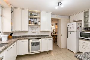 Image 17 - 211674