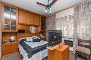Image 15 - 211720