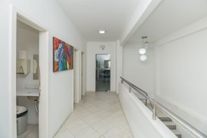 Image 36 - 211784