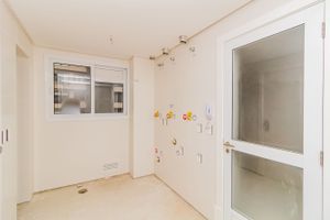 Image 28 - 211827