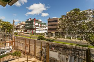 Image 6 - 211910