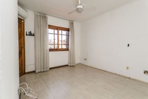 Image 10 - 211910