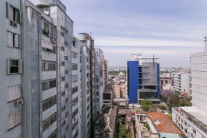 Image 21 - 211988