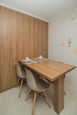 Image 33 - 212070