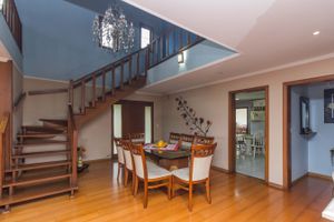 Image 14 - 212204