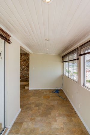 Image 37 - 212352