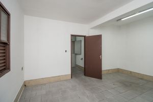 Image 11 - 212512