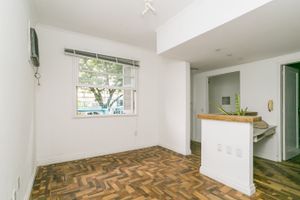 Image 10 - 212530