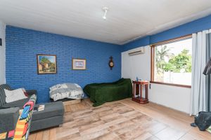 Image 17 - 212794