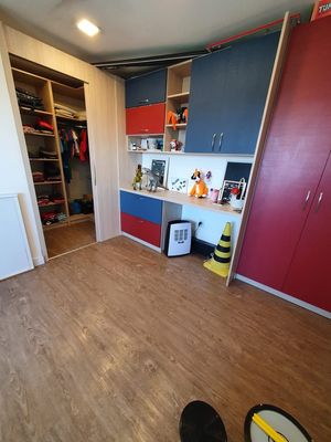 Image 15 - 212796