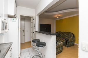 Image 17 - 212807