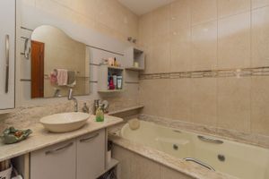 Image 15 - 212846