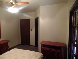 Image 8 - 212910