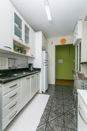 Image 13 - 212911