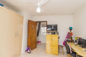 Image 30 - 213011