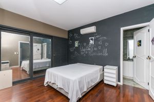 Image 30 - 213080