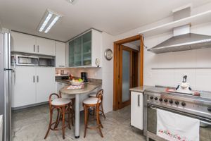 Image 29 - 213090