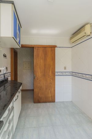 Image 38 - 213160