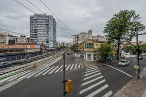 Image 8 - 213217