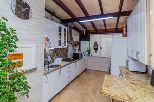 Image 27 - 213271
