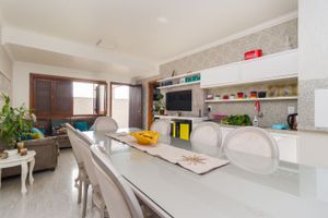 Image 9 - 213425