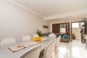 Image 10 - 213425
