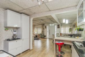Image 17 - 213436