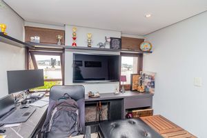 Image 13 - 213601