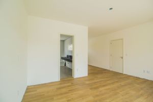 Image 34 - 213611