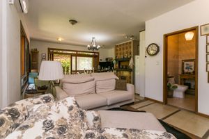 Image 4 - 213646
