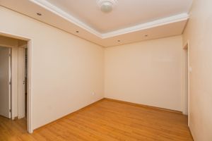 Image 3 - 213700