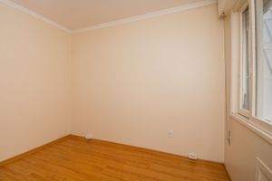 Image 10 - 213700