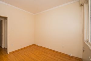Image 11 - 213700