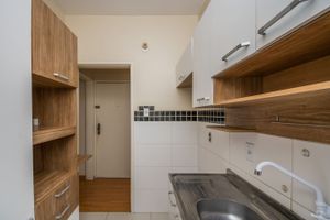 Image 12 - 213700