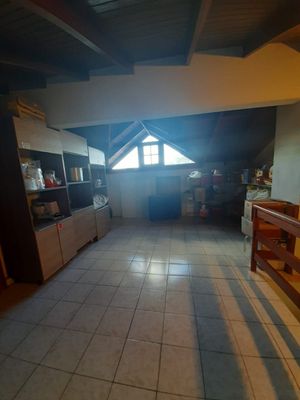 Image 19 - 213817