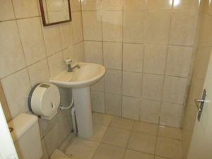 Image 9 - 213896