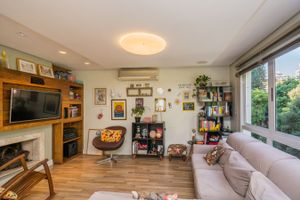 Image 1 - 213915