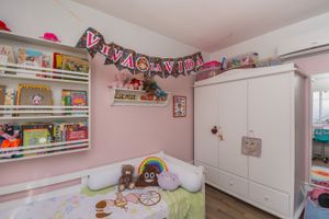 Image 17 - 213915