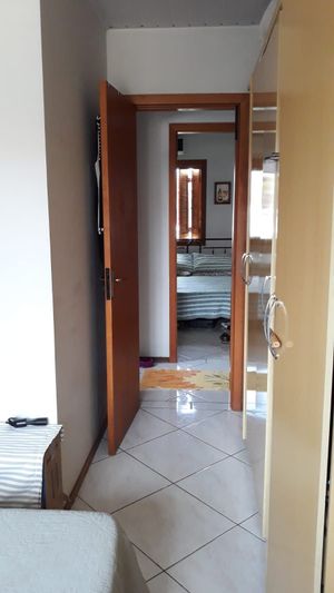 Image 9 - 213942