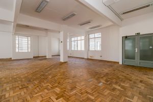Image 11 - 213953