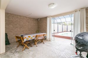 Image 29 - 214001