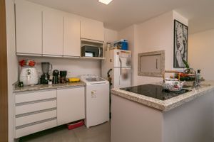 Image 11 - 214077