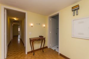 Image 10 - 214121